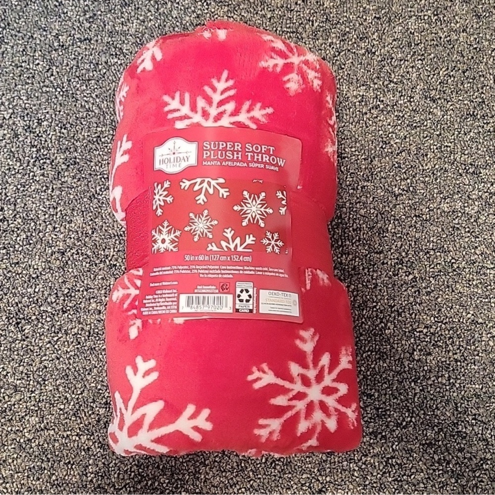 NIP Holiday Time Snowflake Super Soft Plush Fleece Throw Blanket 50x60
